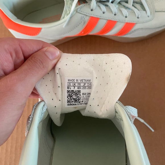 adidas Women's Gazelle Indoor Shoes "Linen Green/Solar Orange/Gum" | US 8.5 - Picture 8 of 10